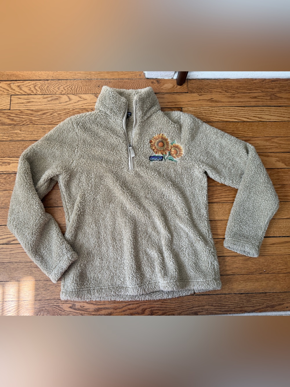 Patagonia Beige Sherpa Quarter-Zip with Sunflower Patch - Size Medium